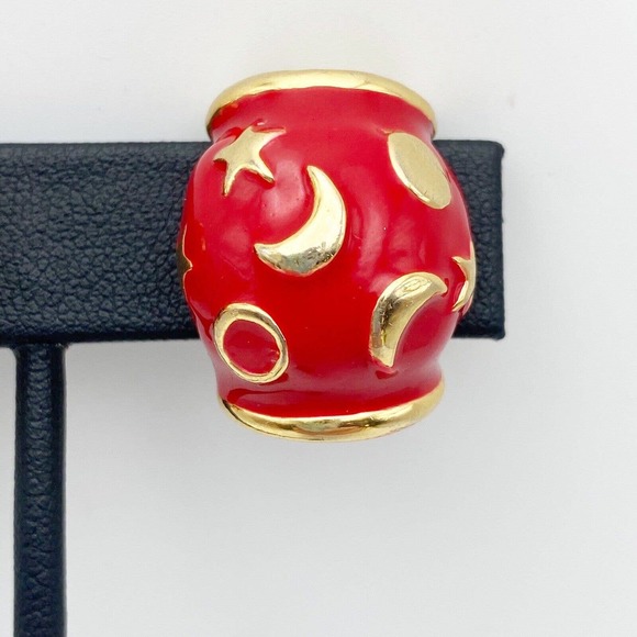 Vintage Red Enamel Gold Tone Clip On Earrings Moon Stars Celestial 3-D Heavy 1" - Picture 2 of 6